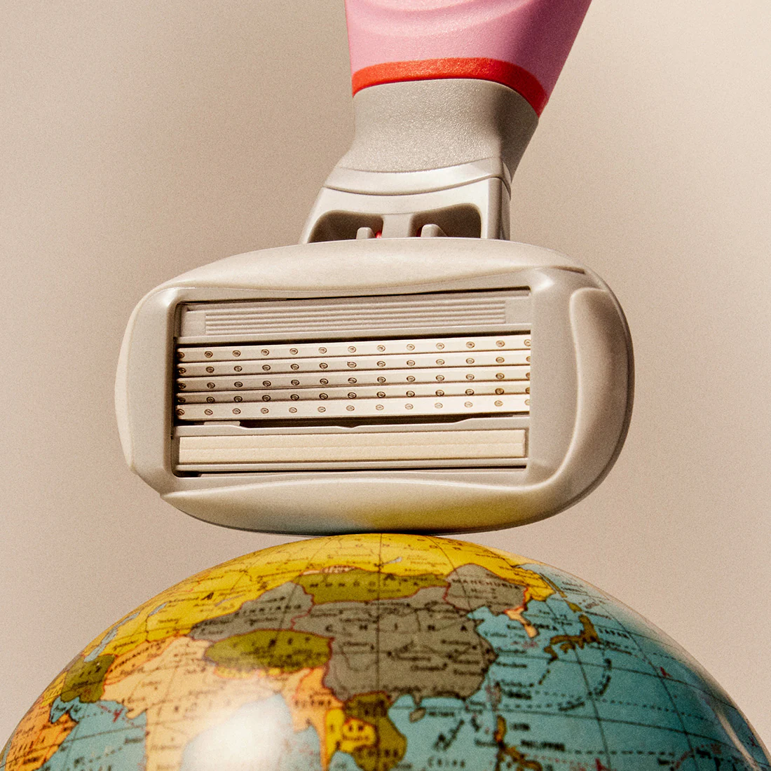 Mini Body & Pubic Travel Razor - Image 5