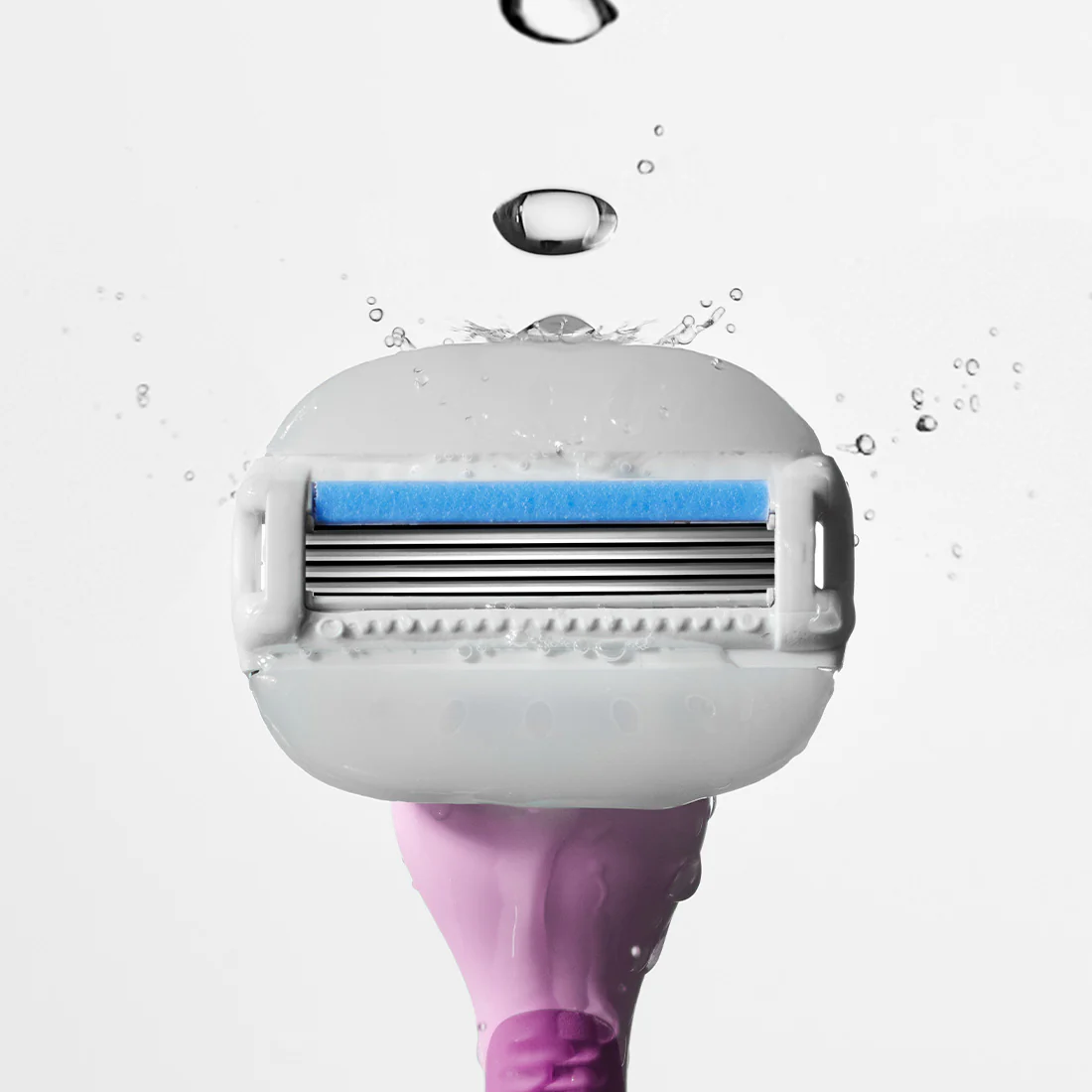 Moisture Plus Razor Set - Image 5